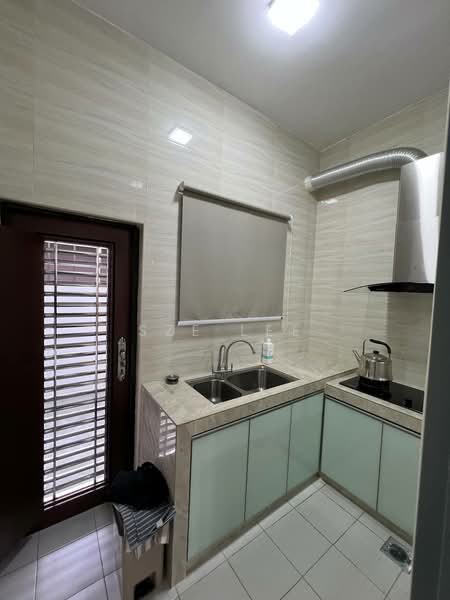 2.5-storey Terraced House for Sale in Bandar Seri Alam (Masai) - Sze Lee - Kitchen - PropertyGuru.com.my