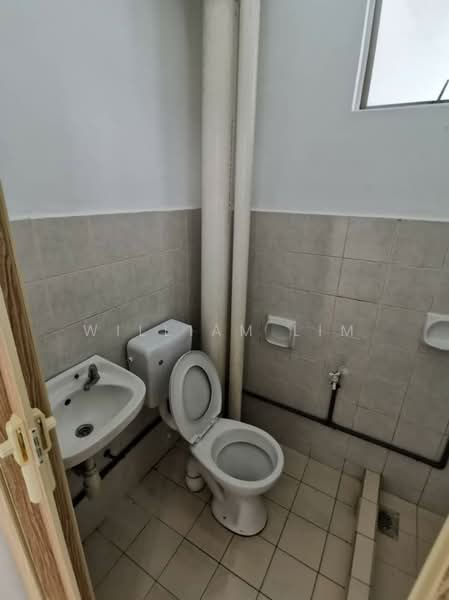 Apartment for Sale at Pangsapuri Lagoon Perdana - William Lim - Bathroom - PropertyGuru.com.my