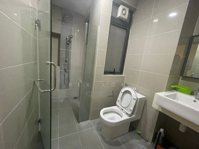 Servis Apartment untuk Disewa di Seventeen Mall & Residences (Biji Living) - Rex Lok - Bathroom - PropertyGuru.com.my