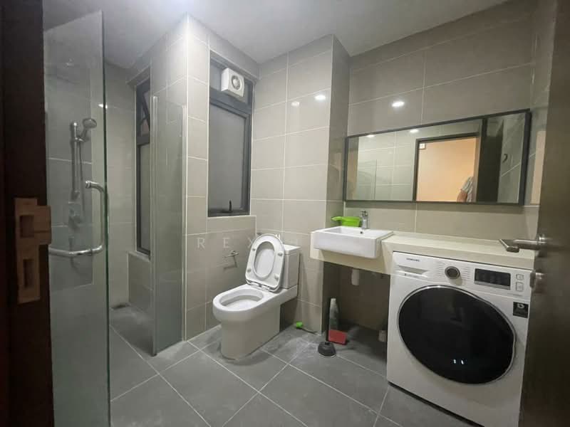 Servis Apartment untuk Disewa di Seventeen Mall & Residences (Biji Living) - Rex Lok - Bathroom - PropertyGuru.com.my