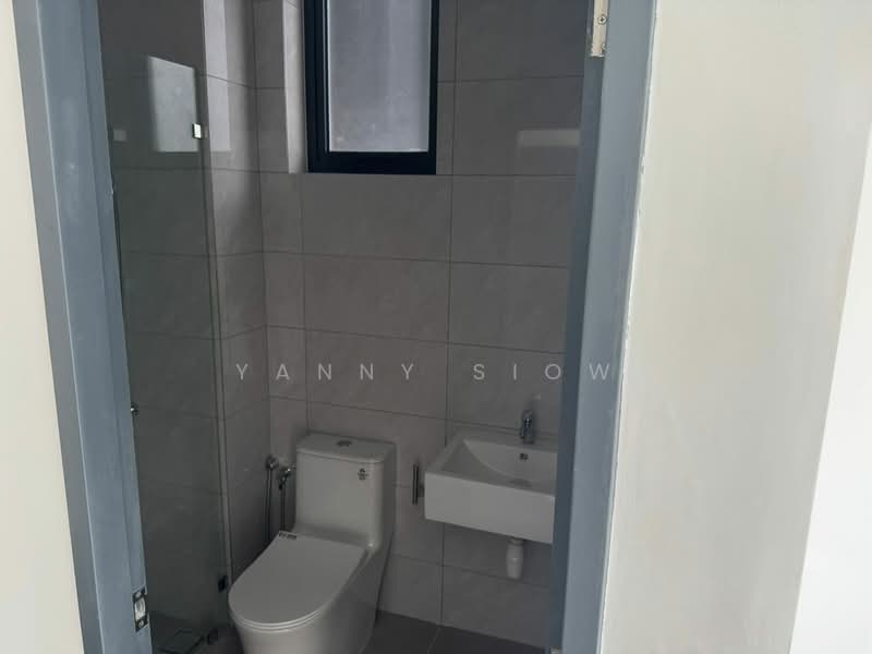 Service Residence for Sale at Altris Residences @ The Quartz WM - Yanny Siow - Bathroom - PropertyGuru.com.my