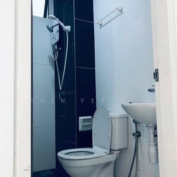 Service Residence for Sale at Seasons Garden Residences - Chin Yee Xin - Bathroom - PropertyGuru.com.my
