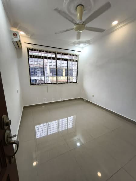 Rumah Teres 2 Tingkat untuk Dijual di Taman Bukit Mewah (Tampoi) - Iden Tan - Interior - PropertyGuru.com.my