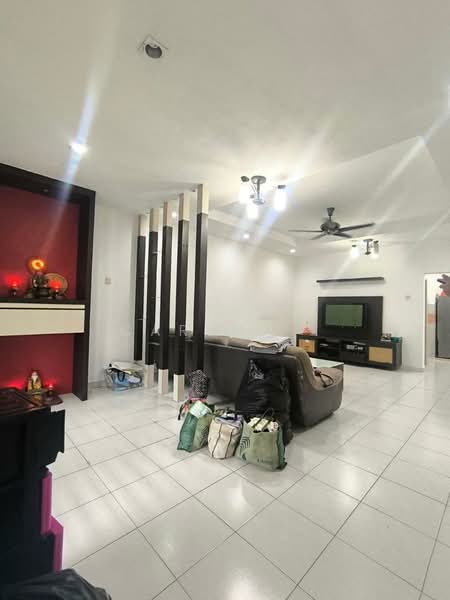 2-storey Terraced House for Sale in Taman Bestari Indah (Ulu Tiram) - Carson . - Living Room - PropertyGuru.com.my