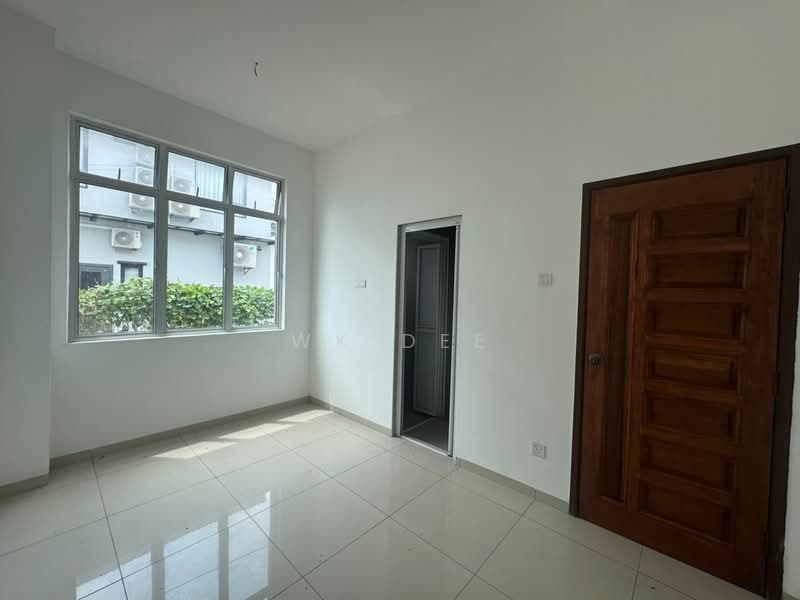 2-storey Terraced House for Sale in Taman Sri Wangsa (Batu Pahat) - WK Dee - Interior - PropertyGuru.com.my