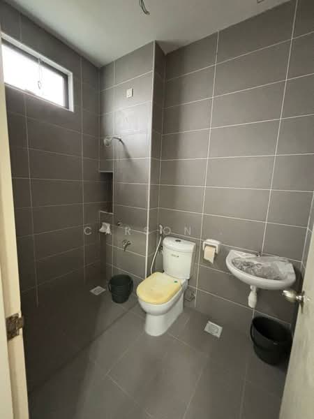 Semi-Detached House for Sale in Bandar Cemerlang (Ulu Tiram) - Carson . - Bathroom - PropertyGuru.com.my