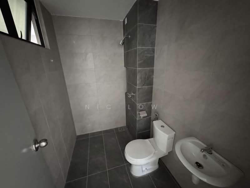 Condominium for Sale at Residensi Bintang - Nic Low - Bathroom - PropertyGuru.com.my