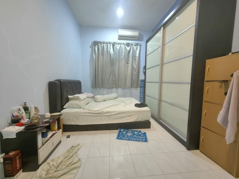 1.5-storey Terraced House for Sale in Taman Sierra Perdana (Masai) - Carson . - Bedroom - PropertyGuru.com.my