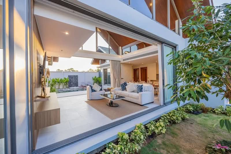 Rumah Banglo untuk Dijual di Bandar Seri Putra (Bangi) - Dennis Saw - Living Room - PropertyGuru.com.my