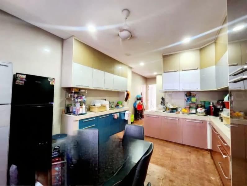 Rumah Teres untuk Dijual di Temasya Glenmarie (Glenmarie) - Darren Ng - Kitchen - PropertyGuru.com.my