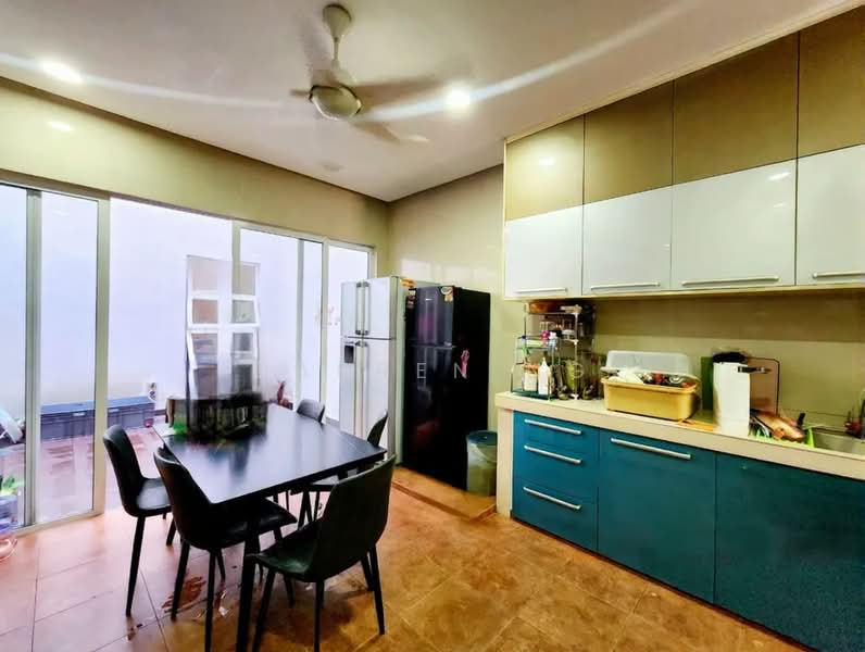 Rumah Teres untuk Dijual di Temasya Glenmarie (Glenmarie) - Darren Ng - Kitchen - PropertyGuru.com.my