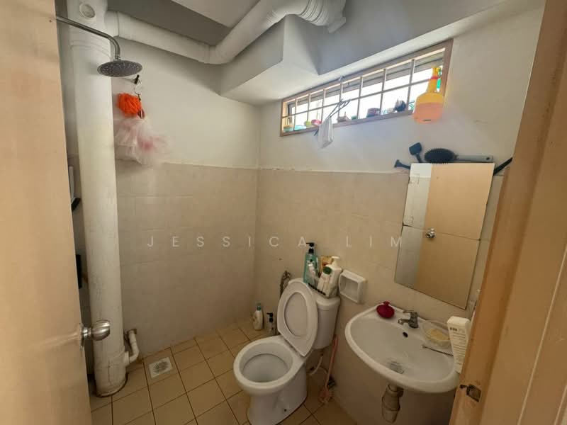 Servis Apartment untuk Dijual di Avelon Tower @ Plaza Medan Putra - Jessica Lim - Bathroom - PropertyGuru.com.my