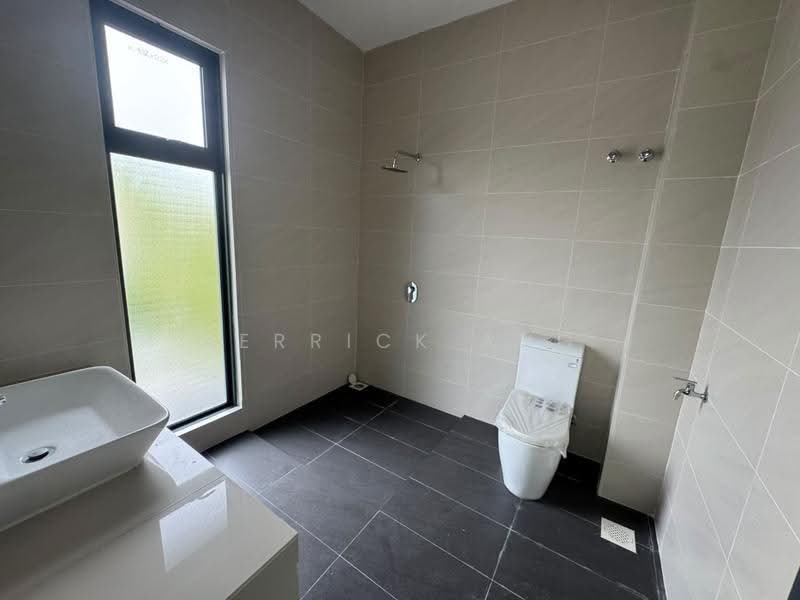 Bungalow House untuk Dijual di Taman Puncak Perdana (Shah Alam) - Derrick Ang - Bathroom - PropertyGuru.com.my
