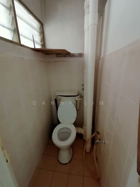 Flat for Sale at Green Garden - Danny Lim - Bathroom - PropertyGuru.com.my