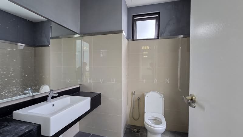 Office for Rent in Taman Desa (Kuala Lumpur) - Rehvus Tan - Bathroom - PropertyGuru.com.my