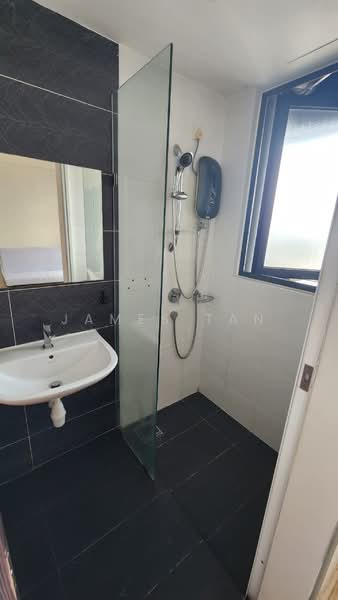 Service Residence for Sale at V@SUMMERPLACE - James Tan - Bathroom - PropertyGuru.com.my