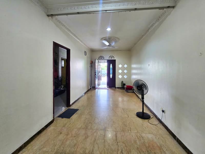 1-storey Terraced House for Sale in Saujana (Selangor) - Izzah Alias - Entrance - PropertyGuru.com.my
