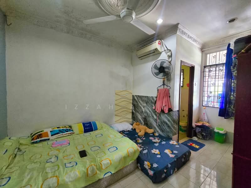 1-storey Terraced House for Sale in Saujana (Selangor) - Izzah Alias - Bedroom - PropertyGuru.com.my