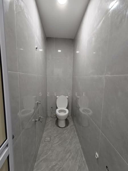 Rumah Teres 2 Tingkat untuk Dijual di Taman Bukit Jaya (Ulu Tiram) - Sze Lee - Bathroom - PropertyGuru.com.my