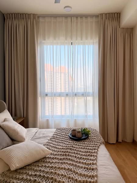 Servis Apartment untuk Disewa di The Era @ Duta North - Kim Ling - Master Bedroom - PropertyGuru.com.my