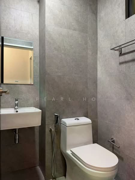 Servis Apartment untuk Disewa di The Birch - Pearl Ho - Bathroom - PropertyGuru.com.my