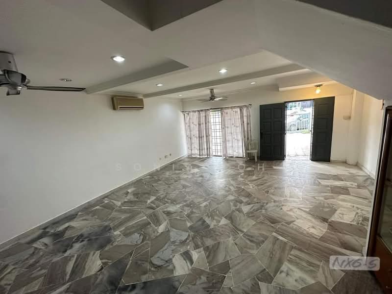 Rumah Teres 2 Tingkat untuk Dijual di Taman Sri Gadong (Klang) - Sonia Soh - Living Room - PropertyGuru.com.my