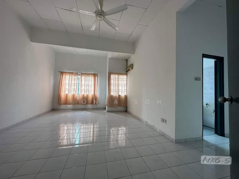 Rumah Teres 2 Tingkat untuk Dijual di Taman Sri Gadong (Klang) - Sonia Soh - Living Room - PropertyGuru.com.my