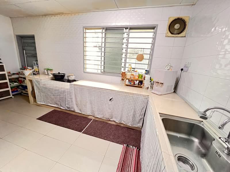 2-storey Terraced House for Sale in Taman Setia Indah (Tebrau) - James Tan - Kitchen - PropertyGuru.com.my