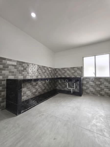1-storey Terraced House for Sale in Taman Sri Skudai (Skudai) - Tom Loh - Kitchen - PropertyGuru.com.my
