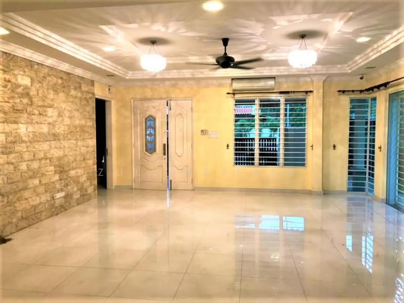 Rumah Berkembar untuk Dijual di Gombak (Selangor) - ZULL ARIFFIN - Living Room - PropertyGuru.com.my
