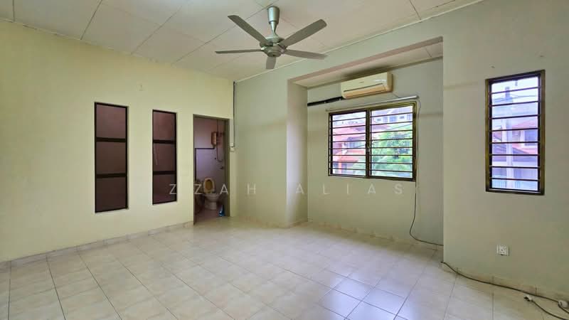 Rumah Teres 2 Tingkat untuk Dijual di Saujana Utama (Selangor) - Izzah Alias - PropertyGuru.com.my