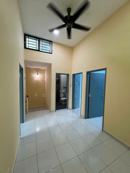 2.5-storey Terraced House for Sale in Bandar Seri Alam (Masai) - Fong Lik - Corridor - PropertyGuru.com.my