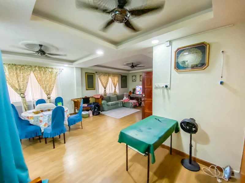 Kedai / Pejabat untuk Dijual di Taman Maju Jaya (Ampang) - Azli Ibrahim - Living Room - PropertyGuru.com.my