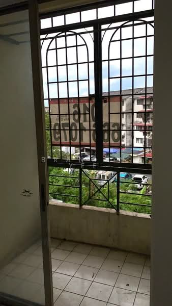 Rumah Flat untuk Dijual di Desa Serdang - Brandon Yee - Balcony - PropertyGuru.com.my