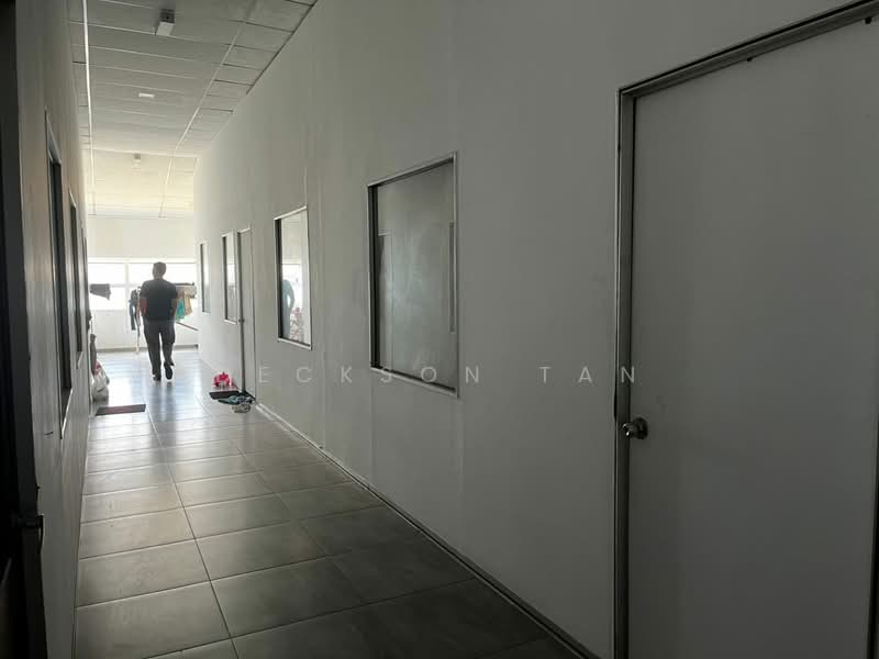 Kilang untuk Disewa di Seksyen 10 (Bangi) - Deckson Tan - Corridor - PropertyGuru.com.my