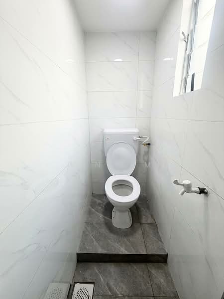 Flat for Sale at Taman Cempaka - Win Lim - Bathroom - PropertyGuru.com.my