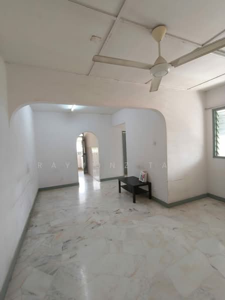 Flat for Rent at Happy Garden Flat - Raymonz Tan - Living Room - PropertyGuru.com.my