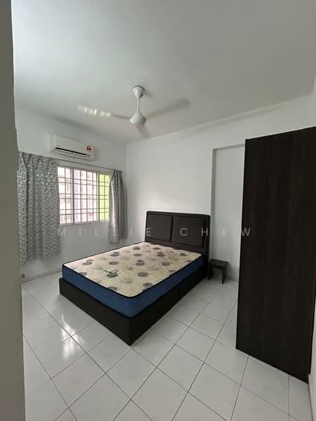 Pangsapuri untuk Dijual di Gambier Heights - Millie Chew - Bedroom - PropertyGuru.com.my