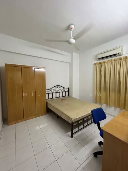 Pangsapuri untuk Dijual di Gambier Heights - Millie Chew - Bedroom - PropertyGuru.com.my