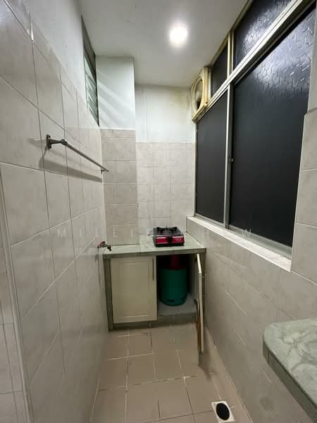 Pangsapuri untuk Dijual di Gambier Heights - Millie Chew - Kitchen - PropertyGuru.com.my