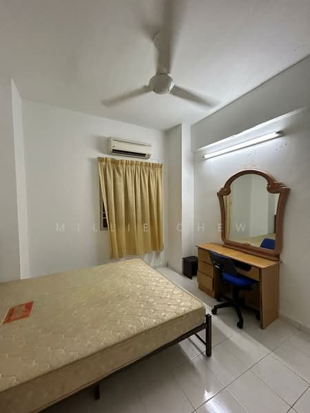 Pangsapuri untuk Dijual di Gambier Heights - Millie Chew - Bedroom - PropertyGuru.com.my