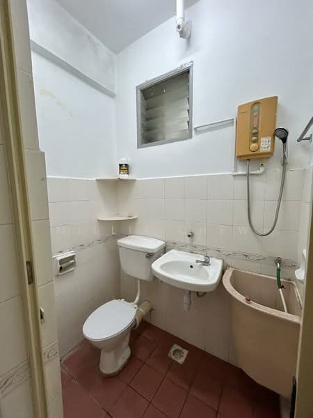 Pangsapuri untuk Dijual di Gambier Heights - Millie Chew - Bathroom - PropertyGuru.com.my