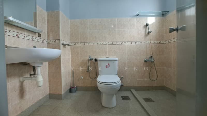 Pangsapuri untuk Disewa di Pelangi Heights - Teresa Teng - Bathroom - PropertyGuru.com.my