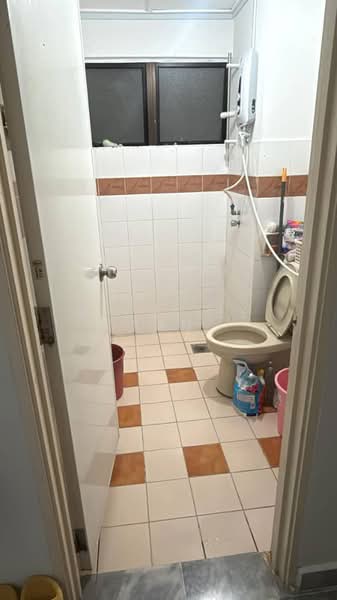 Kondominium untuk Dijual di Chancellor - Michelle Tan - Bathroom - PropertyGuru.com.my