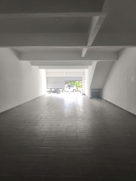 Kedai / Pejabat untuk Disewa di Taman Equine (Seri Kembangan) - Katty Soon - Entrance - PropertyGuru.com.my
