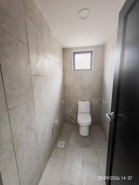 Shop / Office for Rent in Taman Equine (Seri Kembangan) - Katty Soon - Bathroom - PropertyGuru.com.my