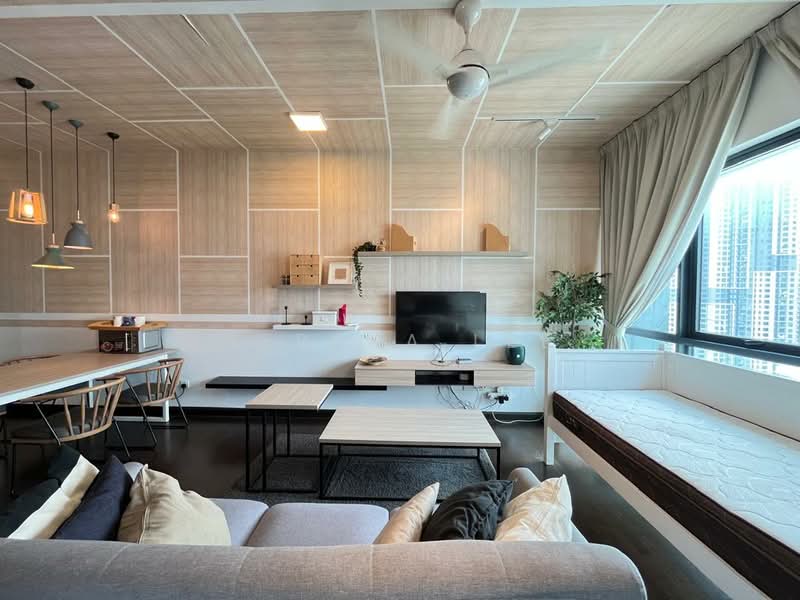 Pangsapuri untuk Disewa di V Residence Suites @ Sunway Velocity - Serena Lee - Living Room - PropertyGuru.com.my