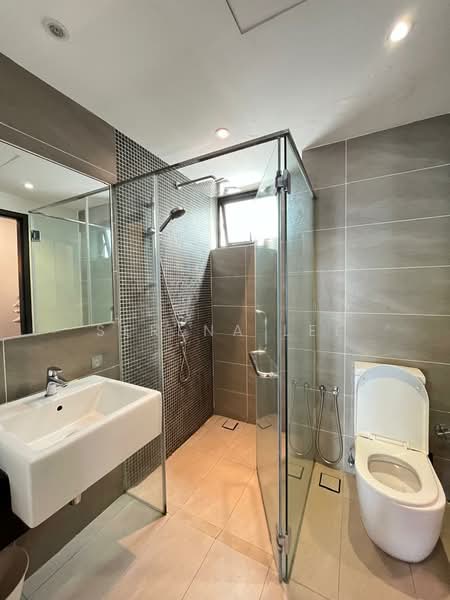 Pangsapuri untuk Disewa di V Residence Suites @ Sunway Velocity - Serena Lee - Bathroom - PropertyGuru.com.my