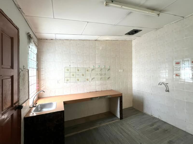 Rumah Teres 1-Tingkat untuk Dijual di Kepong (Kuala Lumpur) - Keanu Tan - Kitchen - PropertyGuru.com.my
