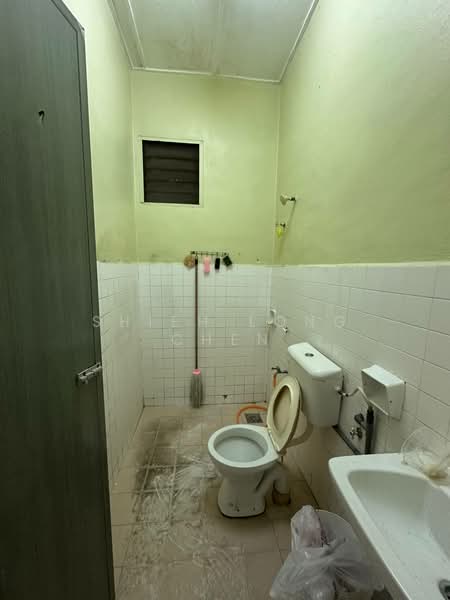 1-storey Terraced House for Rent in Skudai (Johor) - Shieh Long Chen - Bathroom - PropertyGuru.com.my